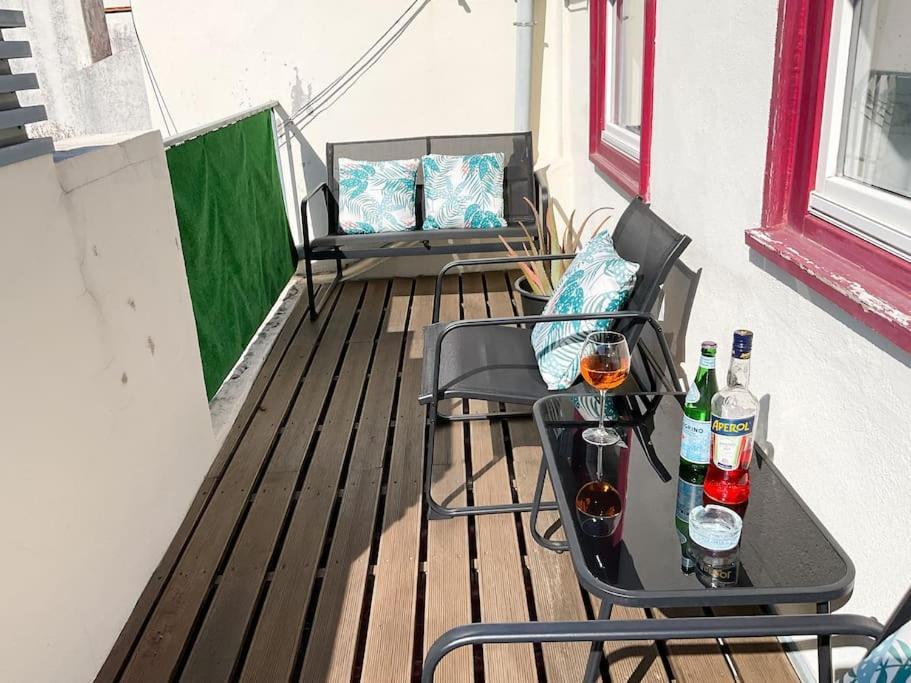Sun River View Balcony Apartment Lisbon
